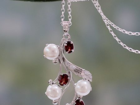 Nature s Gift Garnet Pearl Necklace For Cheap