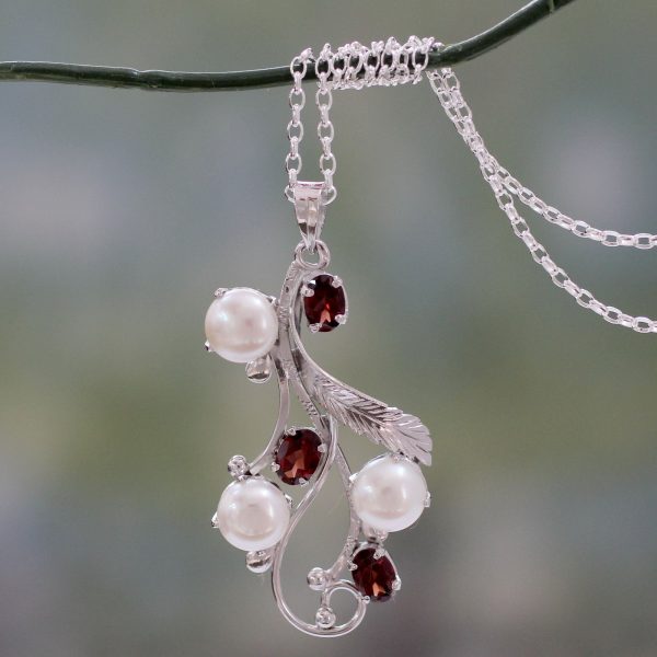 Nature s Gift Garnet Pearl Necklace For Cheap